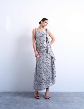 Maxikleid aus schwerer Folienspitze in Silber Silber 42