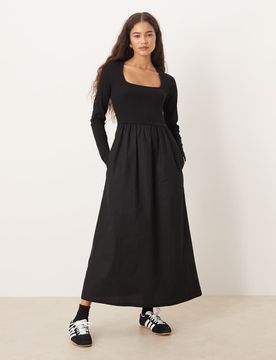 Langärmliges Midikleid in Schwarz mit eckigem Ausschnitt und Popeline-Rock Schwarz 38
