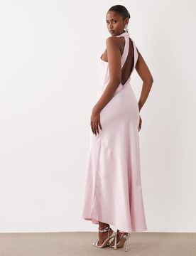 Robe longue en satin avec dos nu et encolure américaine - Rose fleur de cerisier 38
