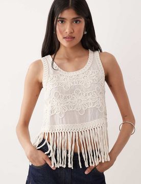 Top à fleurs brodées et ourlet à franges - Crème-Blanc 34