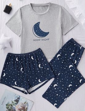 Set informal de 3 piezas de pijama con estampado de estrella y luna que incluye blusa de manga corta, pantalones cortos y pantalones largos