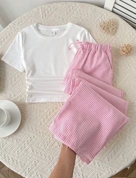Conjunto informal a juego de top y pantalones a rayas para niñas preadolescentes