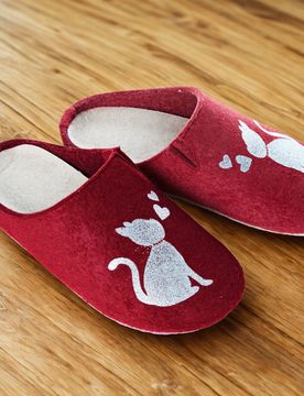 Filz-Pantoffel "Katze" bordeaux