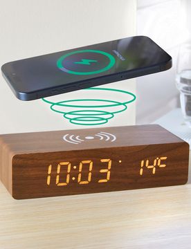 Wecker mit Smartphone-Ladefläche