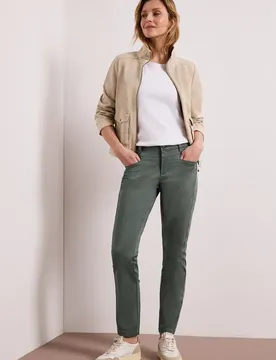 Mid Waist Slim Leg Hose im Satin-Look Grün
