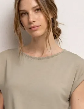 T-Shirt mit Boatneck und Deko-Tape female Beige