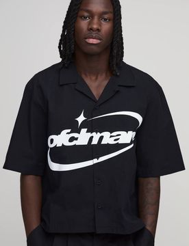 Herren Übergroßes Kastenförmiges Hemd Mit OFCLMAN-Aufdruck Und Halben Ärmeln Black Größe Medium