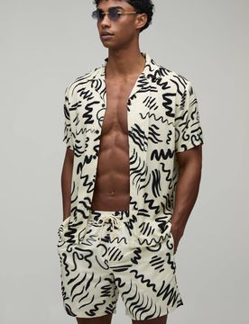 Herren Abstraktes Bedrucktes Hemd & Badeshorts Set Ecru Größe XS