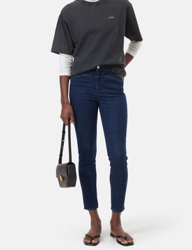 Skinny Pusher female