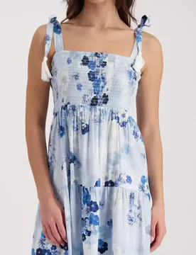 Kleid female