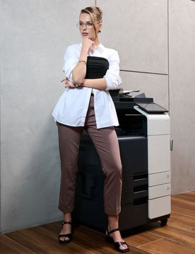 Pantaloni con cintura - beige