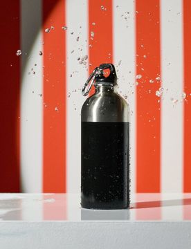 Bottiglia in metallo con moschettone - nero