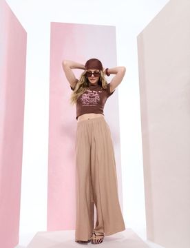 Pantaloni wide leg con piega frontale e spacco frontale con viscosa - beige