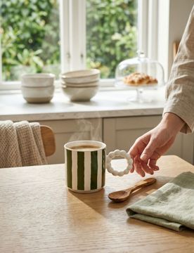 Tazza in ceramica a righe - verde pallido