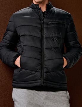 Giacca puffer trapuntata con colletto alto - nero