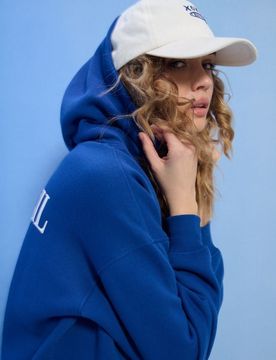 Cappellino con visiera in cotone con ricamo - bianco