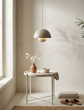 Lampada a sospensione LED in metallo con paralume semisferico - beige