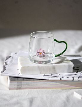 Tazza in vetro con fiore 3D - multicolor