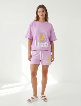 T-shirt in cotone con stampa NBA - lavanda
