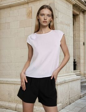 Blusa camicia con fiore 3D - bianco
