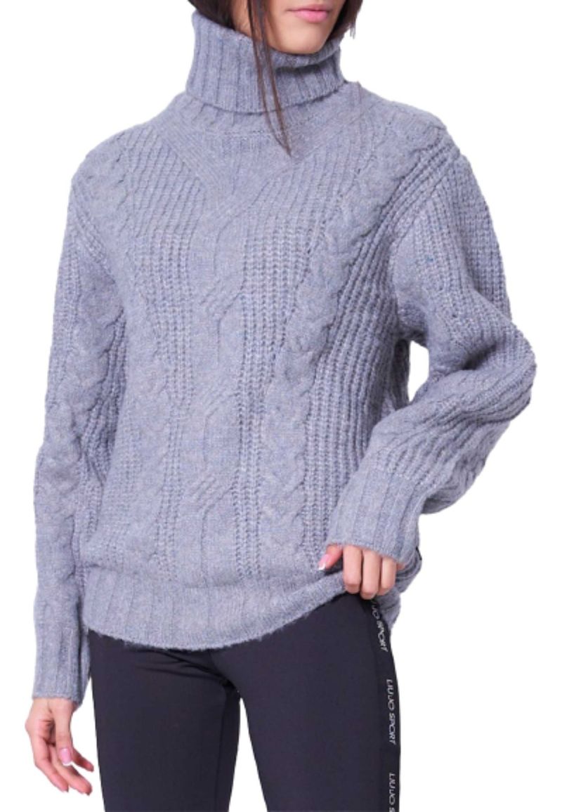 MAGLIONE OVER A TRECCE