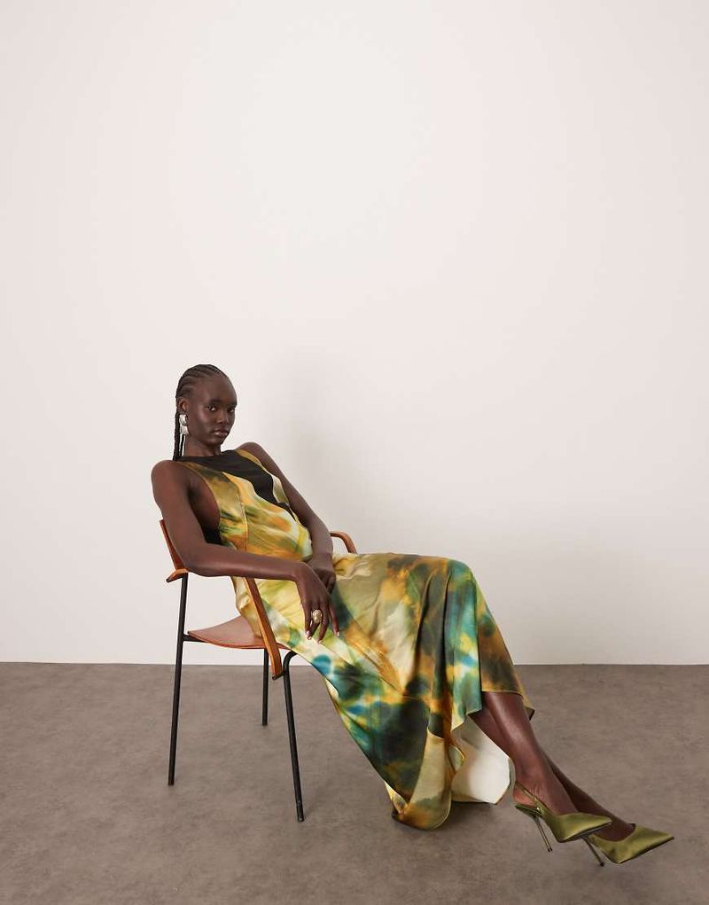 Robe longue coupée en biais avec imprimé marbré et empiècement transparent-Multicolore 40