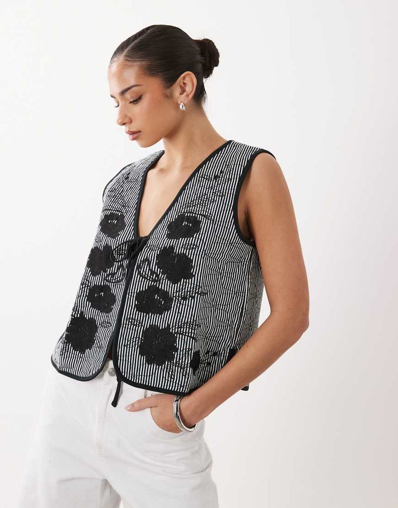 Gilet de tailleur matelassé à rayures avec broderies fleuries - Noir et blanc-multicolore M