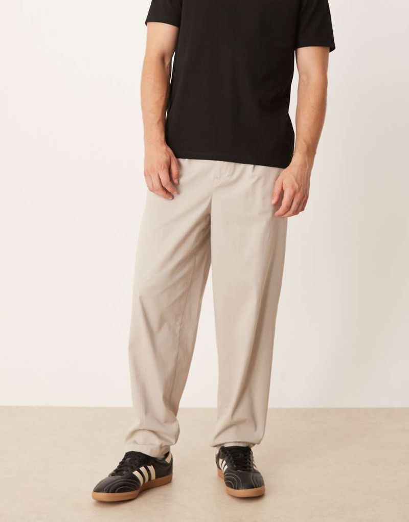 Elegante Chinohose in Steinbeige mit Karotten-Passform-Grau Grau 44