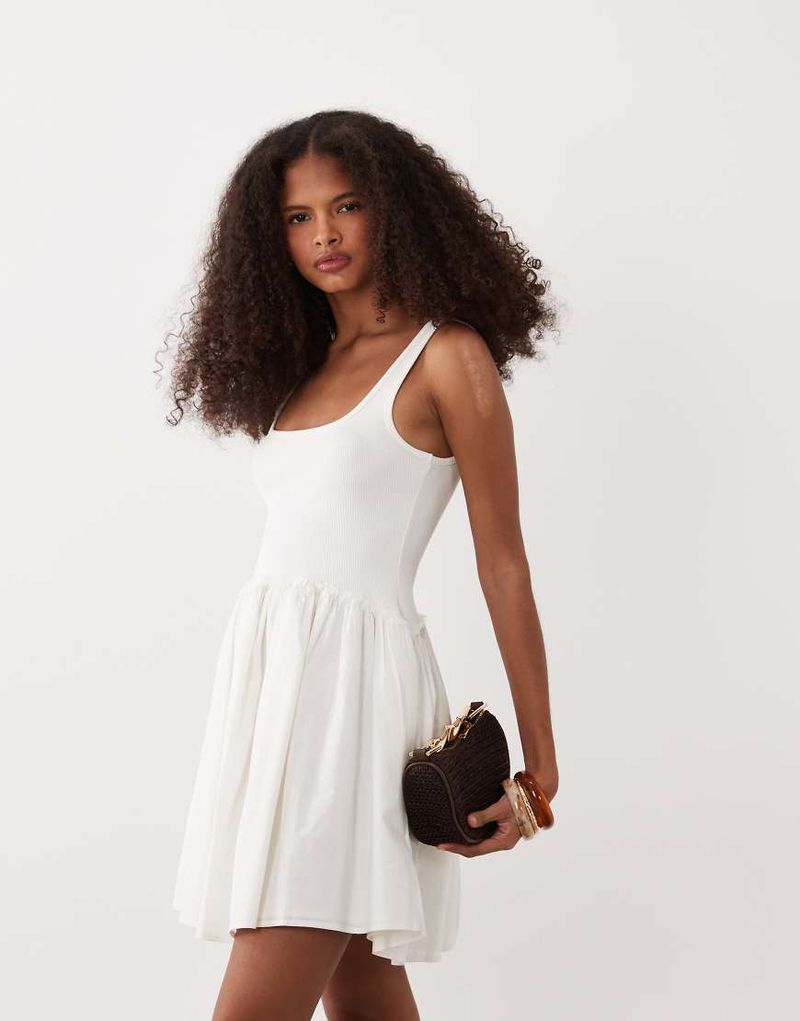 Robe courte à encolure dégagée avec jupe en popeline et corsage côtelé - Blanc 40