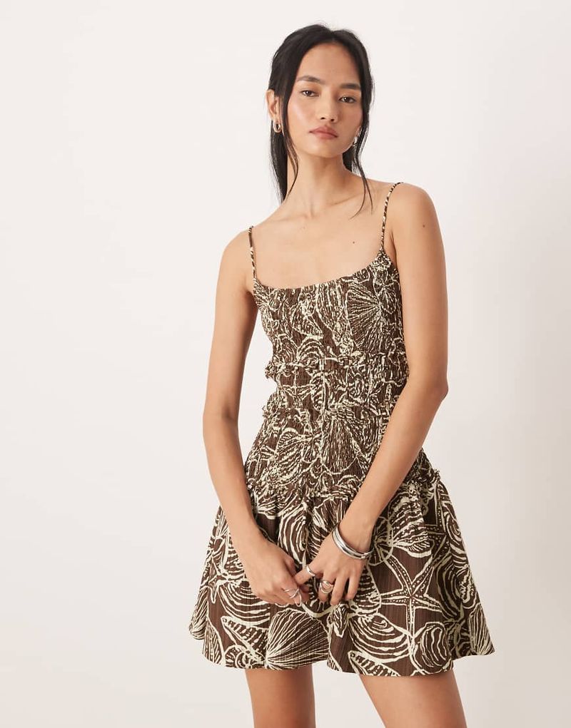 Robe d'été courte effet froissé à imprimé coquillages et taille basse froncée - Chocolat-Multicolore 38