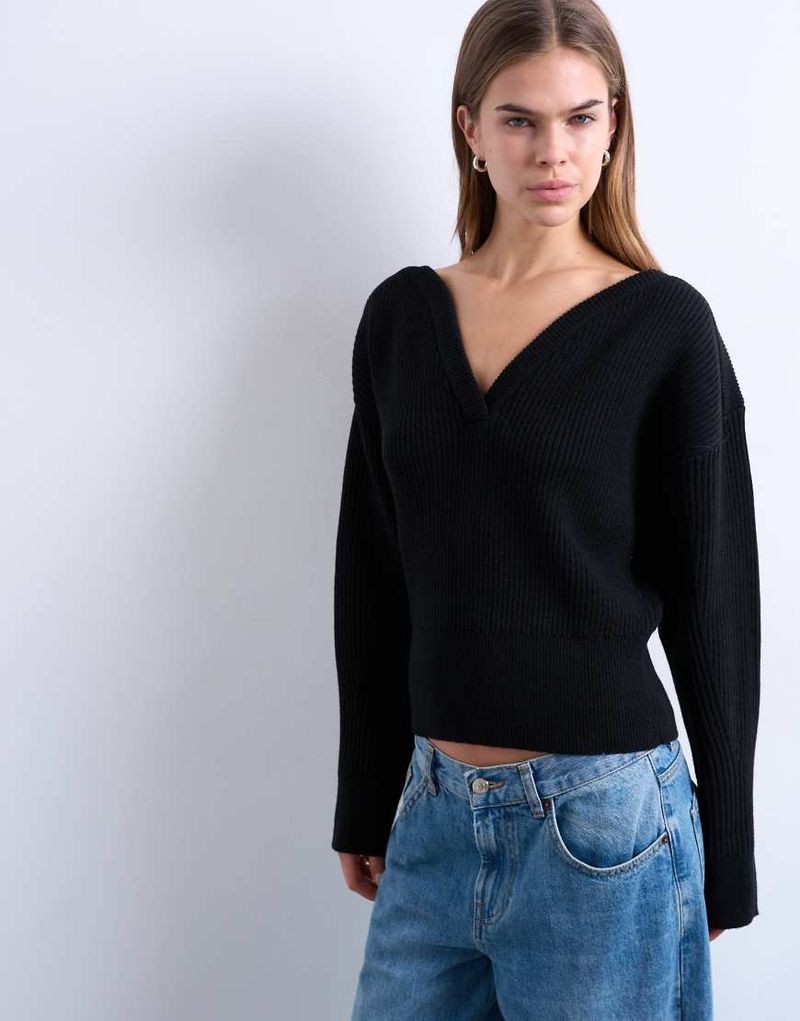 Pull en maille avec taille cintrée et décolleté en caur - Noir L
