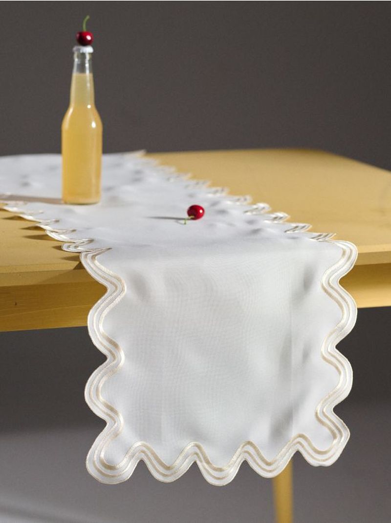 Runner da tavolo con bordo decorativo - panna